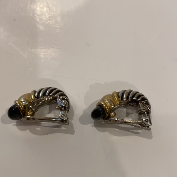 COSTUME CLUP ON EARRINGS DESIGHNER LOOK SILVER AND GOLD TONE BLACK STONE - Picture 5 of 8